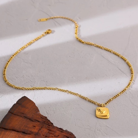 Jewelry - 💛Gold plated face necklace